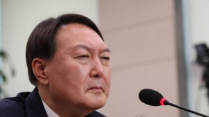 윤석열, 연차 내고 병역 면제 사유 '부동시' 검사