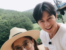 “너무 잘생겨서 깜짝” 윤세아, ‘삼시세끼’ 첫 손님 정우성과 ‘찰칵’