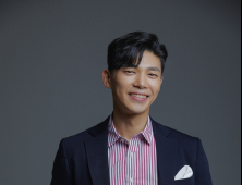 [쿠키인터뷰] 지승현 “맨땅에 헤딩하듯 시작한 연기, 이젠 즐기고 싶어요”
