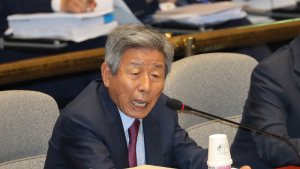 유인태 “조국 기자간담회, 국회 내규위반 맞아…로텐더홀 집회도 위반사항”