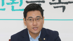 오신환 “文대통령, 조국사랑 넘어 조국중독…주변에 사람 없나”