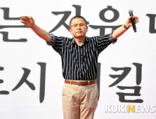 황교안 “조국이 국정과 바꿀 사람인가…대통령 제정신인지 의심스러워”