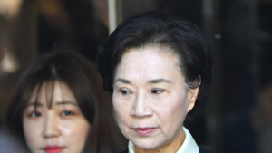 '직원 상습폭행' 이명희 측 혐의 일부 인정…