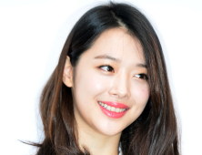 설리 비보에 연예계 행사 줄이어 취소… 추모 동참