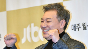김갑수 '이번엔 법무부 장관'