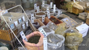 유럽 의사·과학자, 한의학 안전성 의문 제기 ‘WHO에 규제강화 촉구’