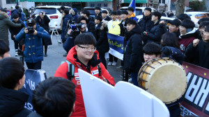 '수능 대박' 한파 뚫은 후배들의 응원