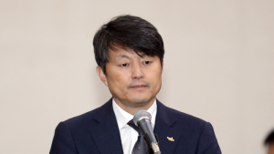 검찰, 유재수 전 부시장 자택·관련업체 압수수색