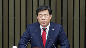 발언하는 김선동 후보