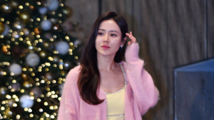손예진 '의상은 이미 봄'