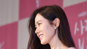 손예진 '아름다운 턱선'