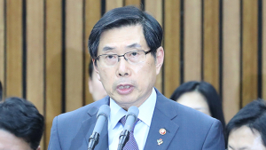 박상기 “윤석열, 조국 낙마 운운”…추미애 이어 진실게임