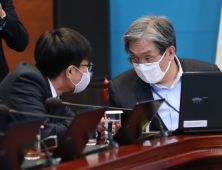 “팔라고 해도 팔지 않는 강심장” 靑 다주택 참모진에 “이달 중 다 팔아라” 재권고