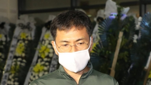 안희정, ‘옥중 모친상’으로 임시 석방...“자식된 도리 허락 감사”