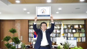 원창묵 원주시장, 코로나19 극복을 위한 '스테이 스트롱 캠페인' 동참