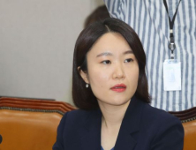 與초선 이소영, 대정부질문 중 통합당·주호영 공개 저격 