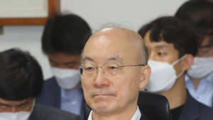 김조원 수석, 시세보다 집 비싸게 내놔…“매각 않으려는 꼼수?”