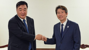 이인영, 중국대사 만나 “남북대화 재개에 건설적 역할 해달라”(종합)