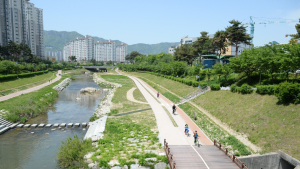 기장 정관신도시 좌광천 자전거도로 코로나19 위기 속 진가 발휘