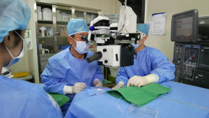 [글로벌 명의 명클리닉] 당뇨망막병증 전문 누네안과병원 망막센터 권오웅 원장