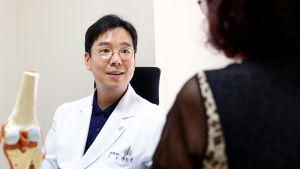 [척리포트] 겨울만 다가오면 심해지는 무릎 통증, 이렇게 퇴치하자