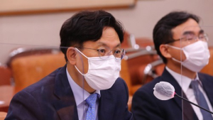 법무장관 아들 부대상관이 고발한 서울동부지검장, 중앙지검서 수사
