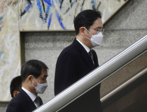 특검, 이재용 국정농단 결심 공판서 '징역 9년' 구형