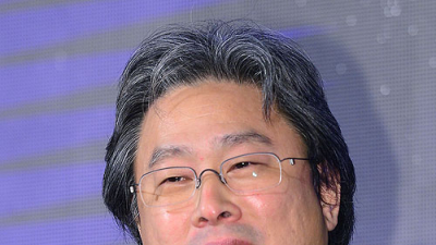 박찬욱 신작 ‘헤어질 결심’ 스태프 1명 코로나19 확진자와 접촉… 촬영 중단