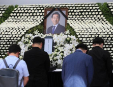 법원 ‘박원순 폰 포렌식 중단’ 유족 준항고 기각…수사 재개되나 