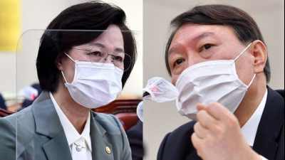 징계위 기다리는 秋 이육사 ‘절정’ 인용…尹은 ‘지지자 인사’