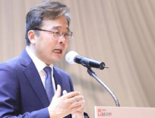오늘 서울 확진자 423명 ‘역대 최다’…“3단계 시나리오 검토중”