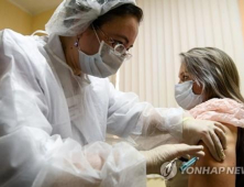 “미국 대사, ‘러시아제 코로나 백신 접종’ 러 외무부 권고 거절”