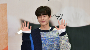 유선호 '고양이들의 다정한 동거인'