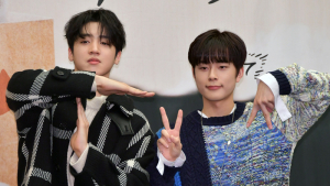 우석-유선호 '신개념 tvN 포즈'