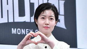 심은경, 사랑스러운 손하트