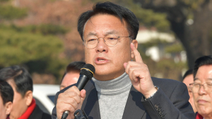 정진석, 강한 어조로 추미애 장관 비판