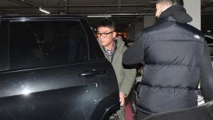 '성폭행 의혹' 김건모, 강남경찰서 출석