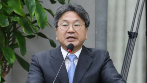 강기정 “주택거래허가제 도입 검토해야”…추가 부동산 규제 시사