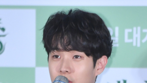 최우식 할리우드 진출 가능성…“‘패스트 라이브스’ 출연 검토 단계”