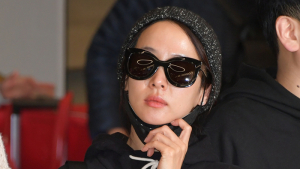 조여정 '선글라스로 감춘 미모'