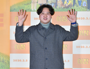 정승오 감독, 수즙게 두 손 '번쩍'