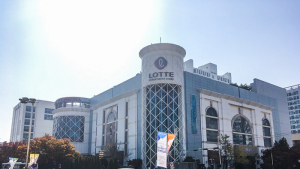 코로나19 확진자 다녀간 롯데百 창원점 긴급 휴점