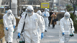 '강남 일대 방역 나선 군병력'