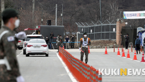 '코로나19 때문에...' 드라이브 스루 입대