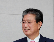 ‘토요애유통’ 비리 의혹…정치자금법 위반 전‧현직 의령군수 나란히 구속