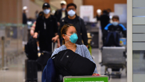 출국 게이트 나서는 미국발 입국 승객들