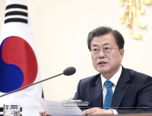 발언하는 문 대통령