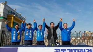 이낙연 민주당 상임선대위원장, 신영대 후보 지원 위해 군산 방문