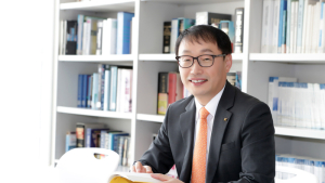 구현모 KT 사장, 공식 CEO 취임...3년간 KT 키 잡는다