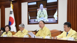 홍남기 부총리 “중소·소상공인 면세점 임대료 감면율 25%→50% 상향”